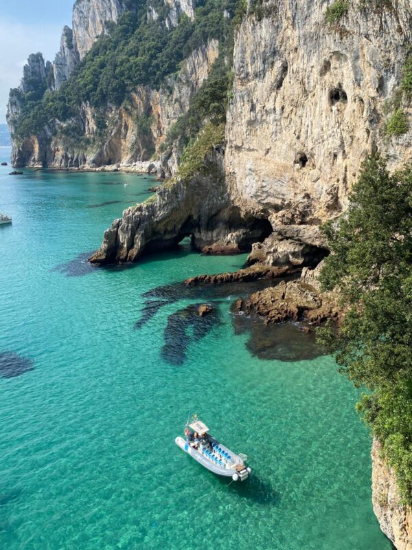 Excursión en barco Ruta Puerto de Santoña a Faro del Caballo